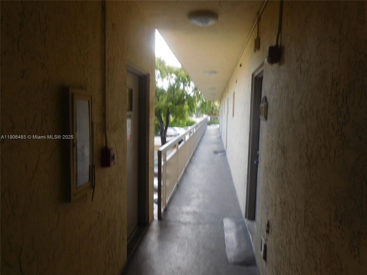 8290 Lake Dr, Unit 216, Doral, FL 33166 Photo