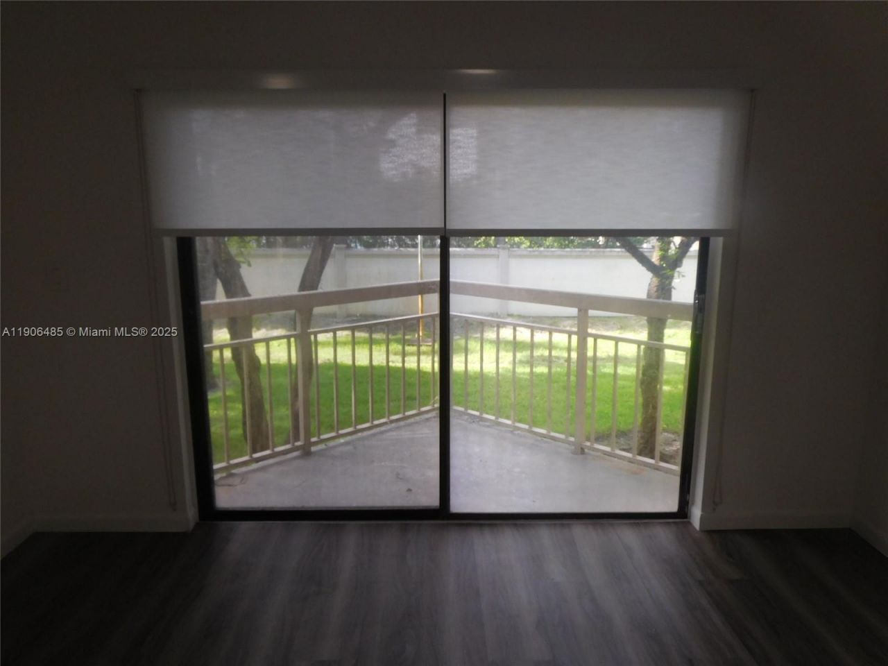 8290 Lake Dr, Unit 216, Doral, FL 33166 Photo