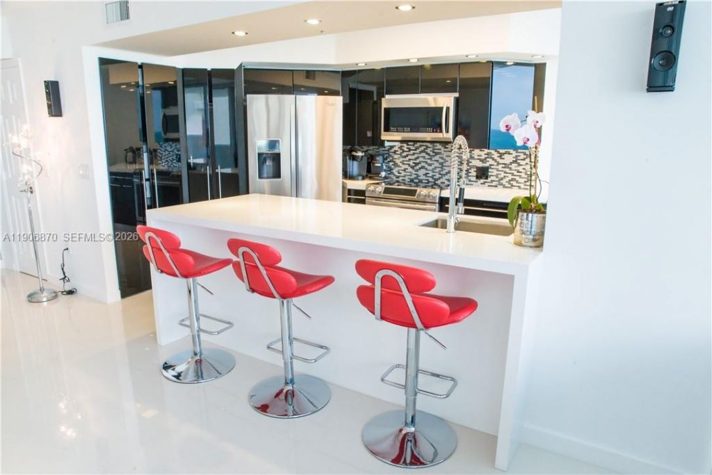 6301 Collins Ave, Unit 1402, Miami Beach, FL 33141 Photo