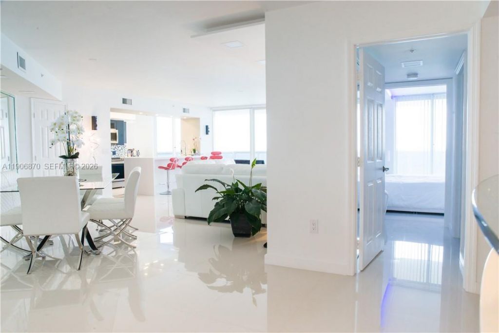 6301 Collins Ave, Unit 1402, Miami Beach, FL 33141 Photo