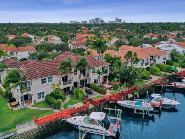 1385 Harbor Vw E, Hollywood, FL 33019