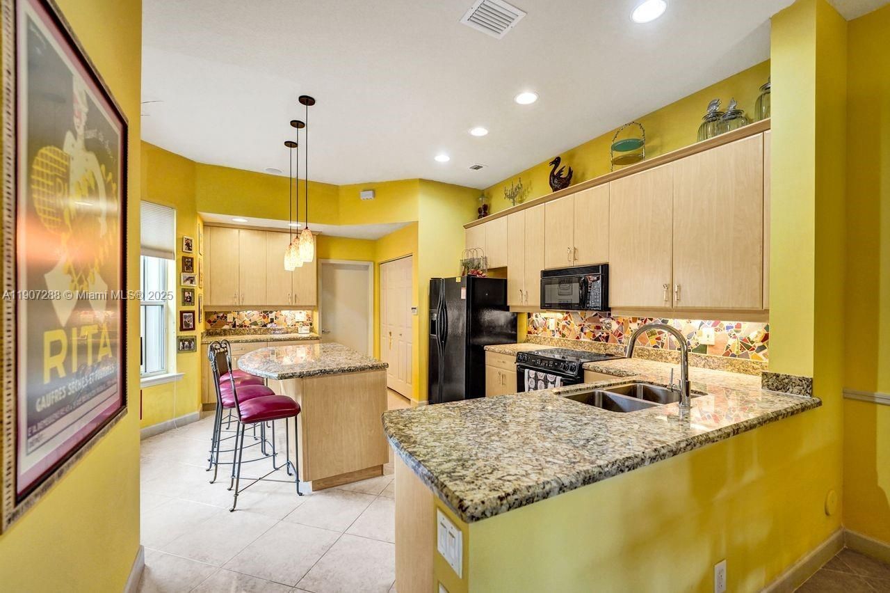 1385 Harbor Vw E, Hollywood, FL 33019 Photo