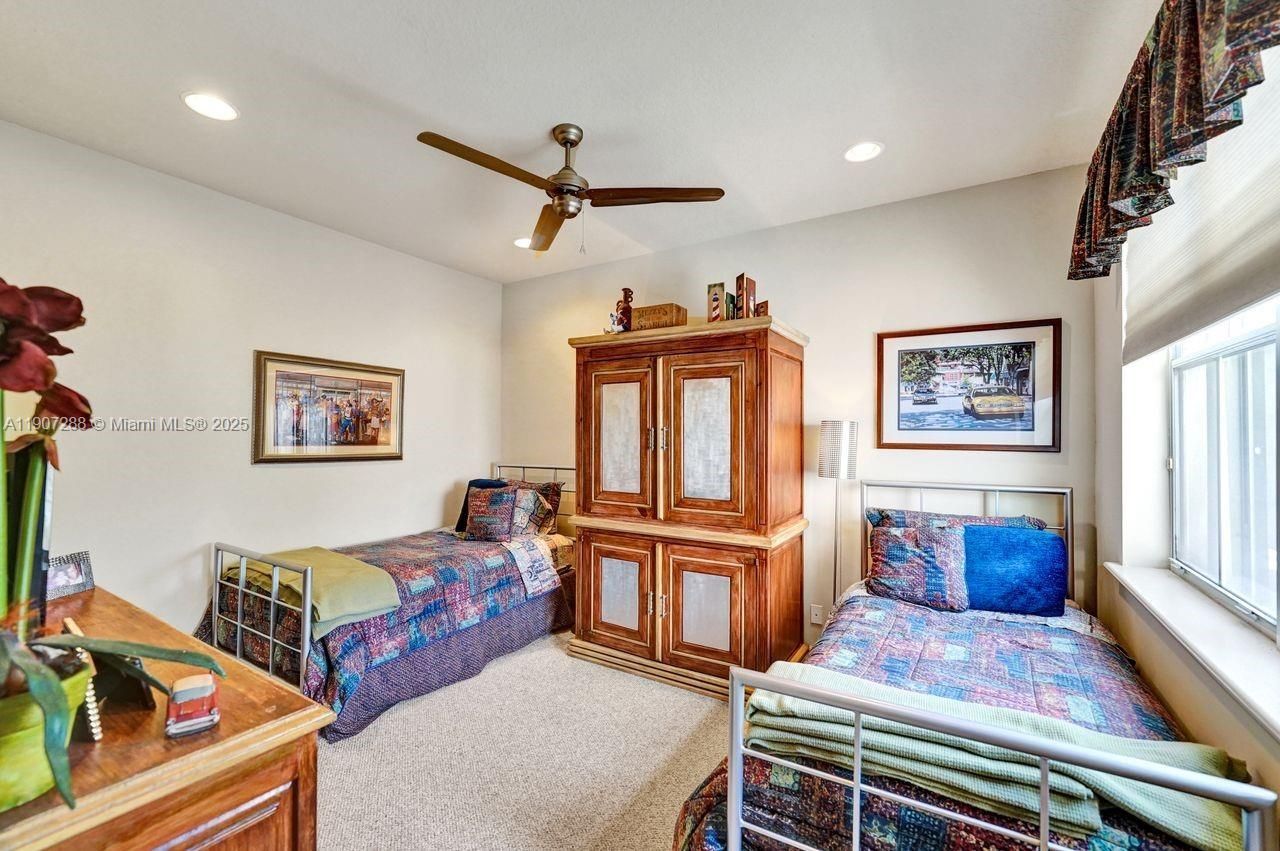 1385 Harbor Vw E, Hollywood, FL 33019 Photo