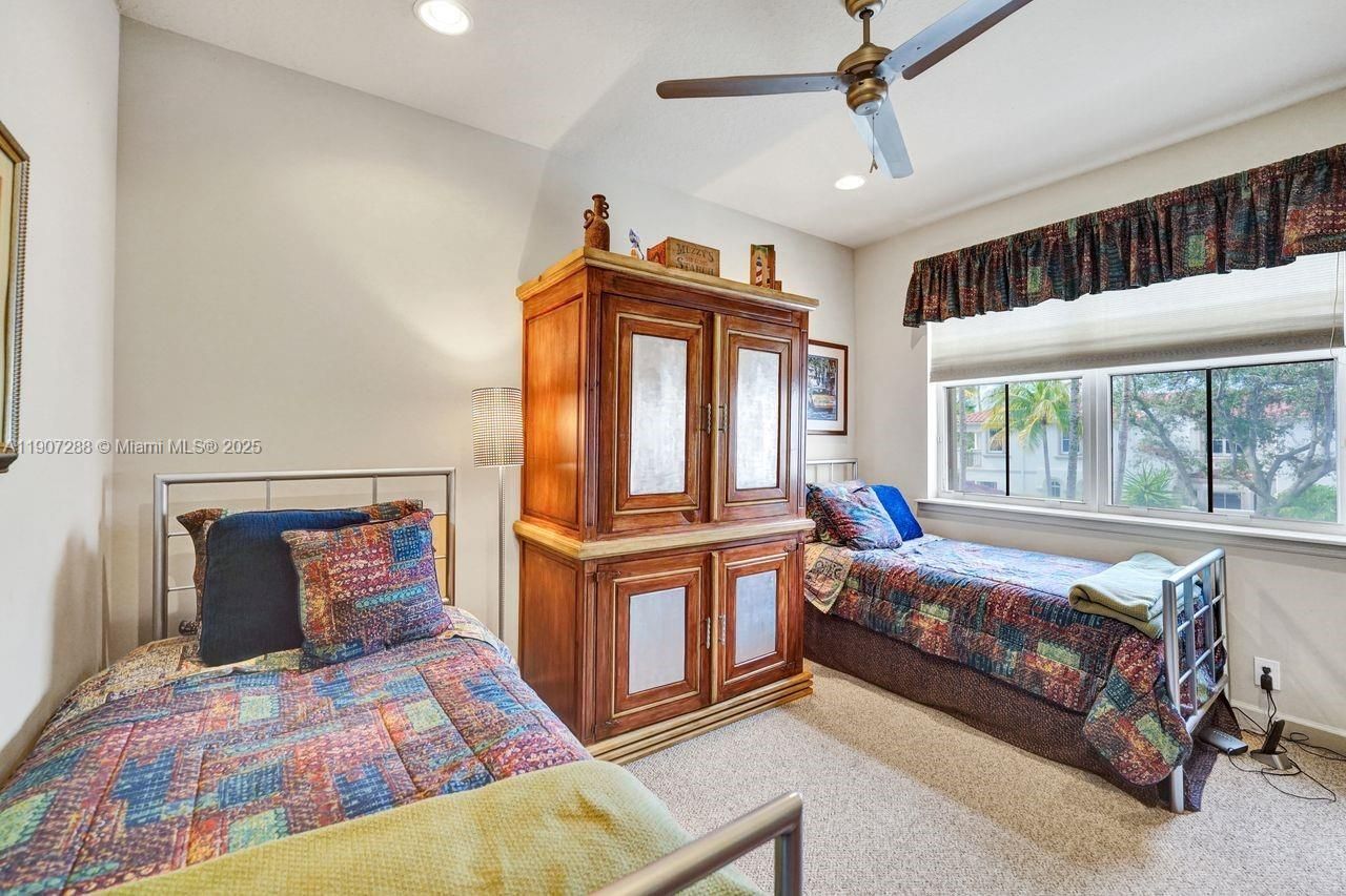 1385 Harbor Vw E, Hollywood, FL 33019 Photo