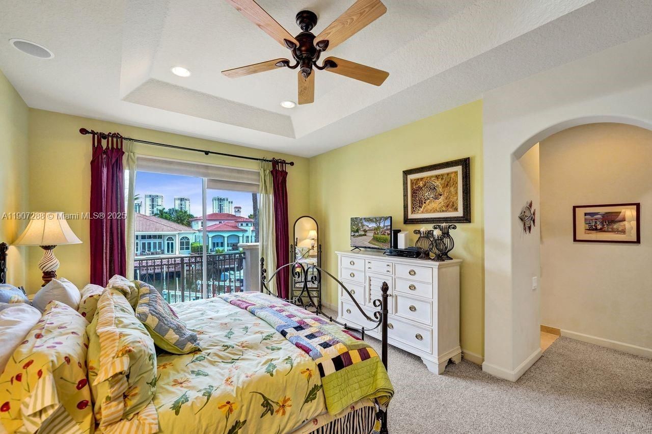 1385 Harbor Vw E, Hollywood, FL 33019 Photo