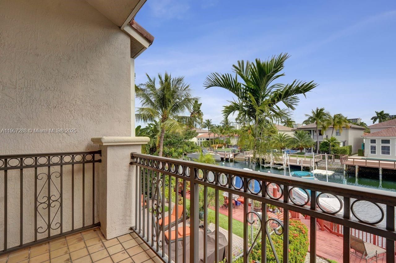 1385 Harbor Vw E, Hollywood, FL 33019 Photo