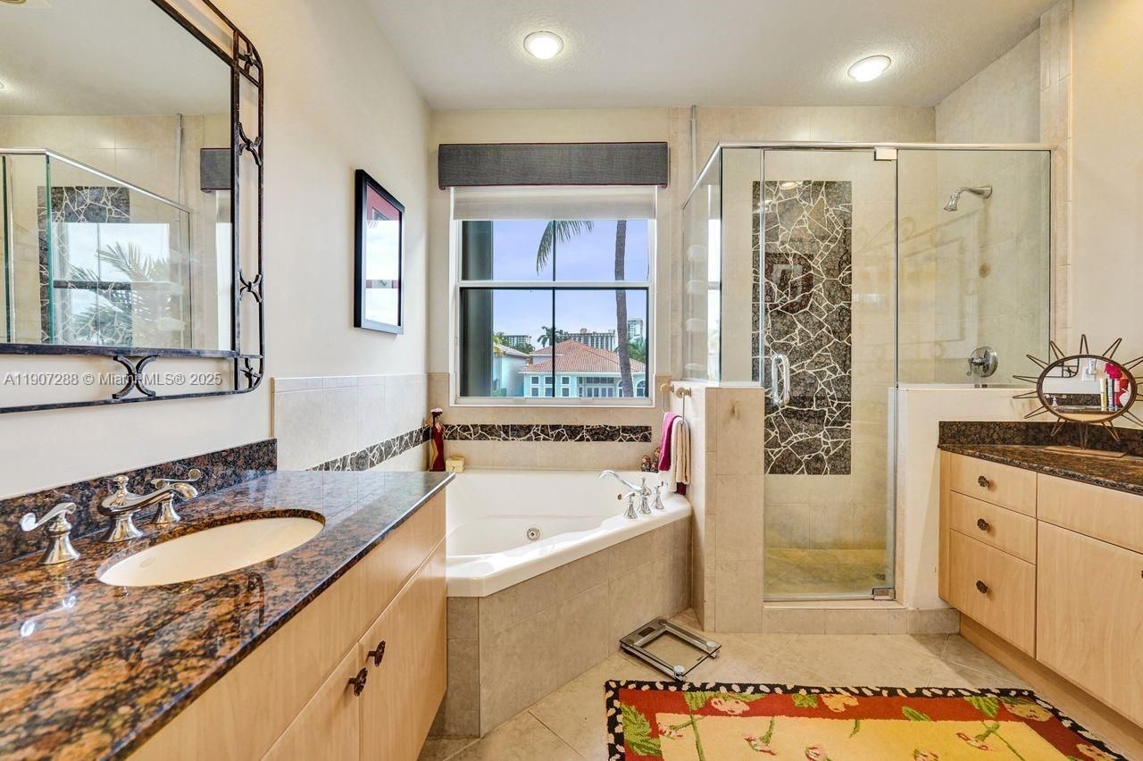 1385 Harbor Vw E, Hollywood, FL 33019 Photo