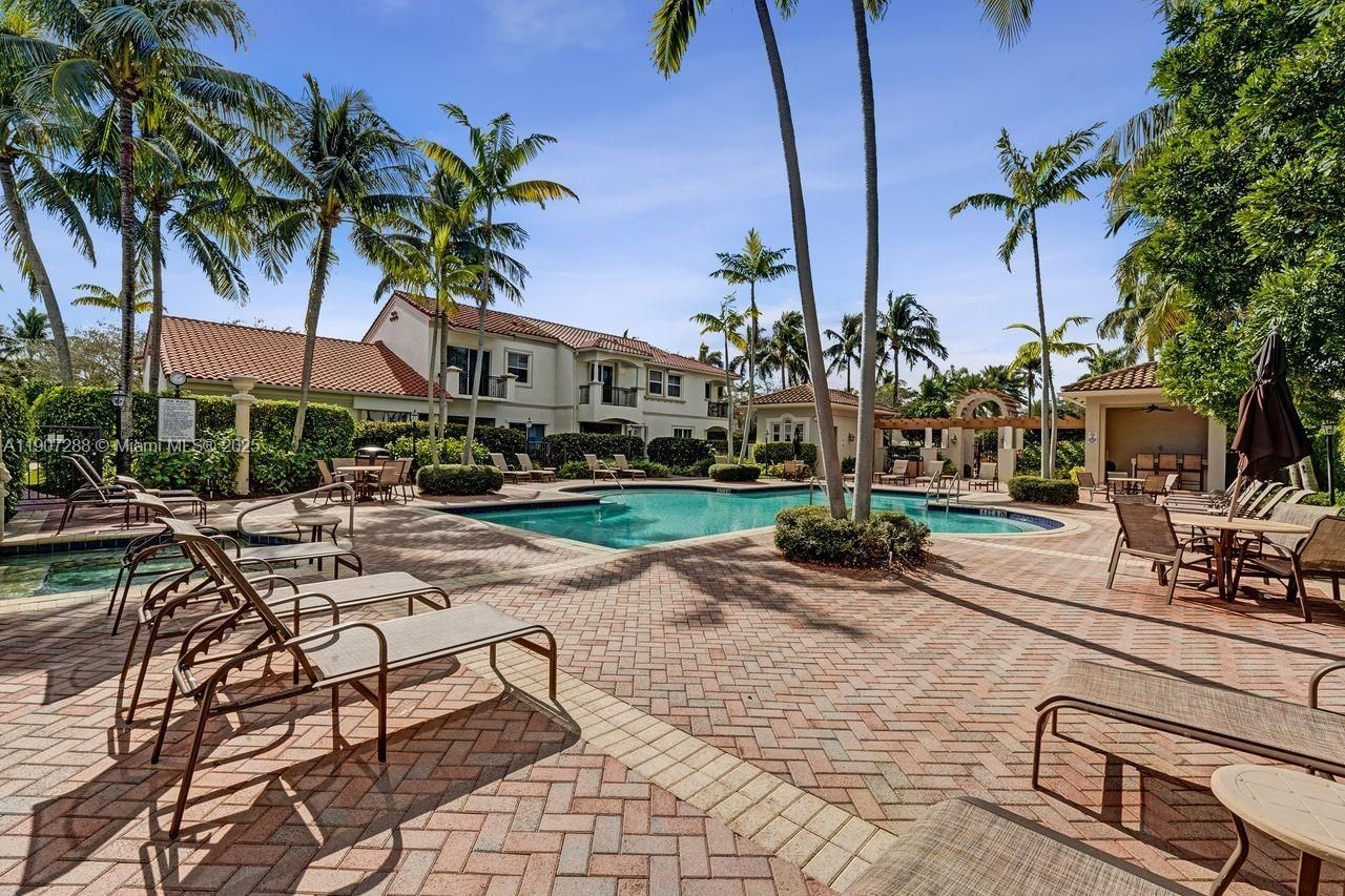 1385 Harbor Vw E, Hollywood, FL 33019 Photo