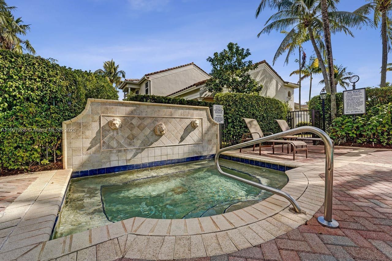 1385 Harbor Vw E, Hollywood, FL 33019 Photo