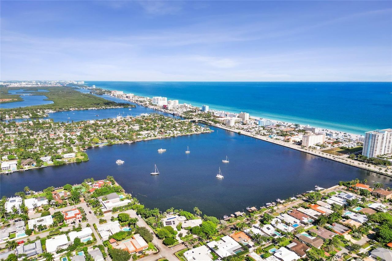 1385 Harbor Vw E, Hollywood, FL 33019 Photo