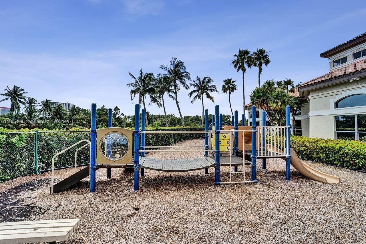 1385 Harbor Vw E, Hollywood, FL 33019 Photo