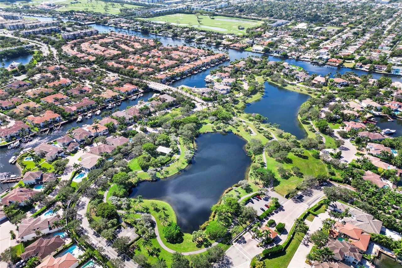 1385 Harbor Vw E, Hollywood, FL 33019 Photo