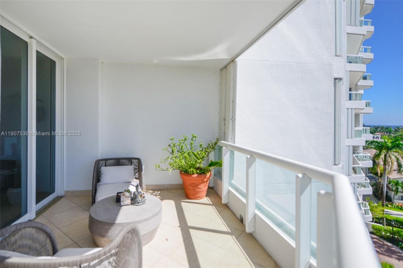 21050 Point Pl, Unit 702, Aventura, FL 33180 Photo