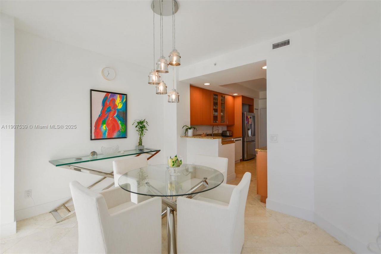 21050 Point Pl, Unit 702, Aventura, FL 33180 Photo