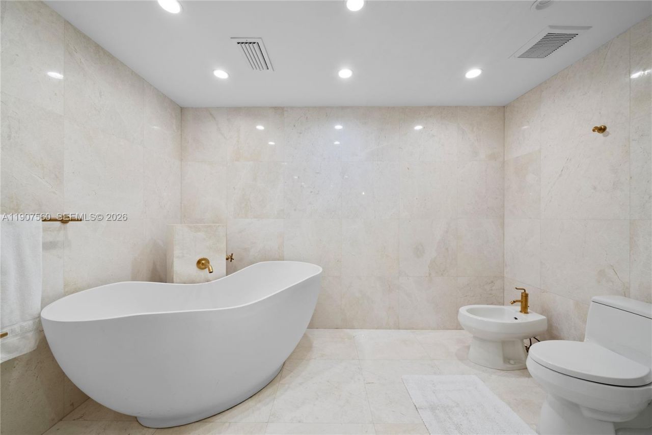 1925 Brickell Ave, Unit DPH3, Miami, FL 33129 Photo