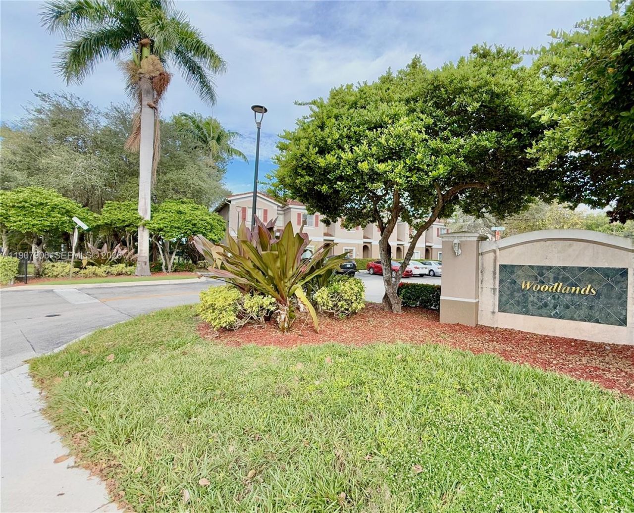 4412 Woodland Cir, Unit 4412, Tamarac, FL 33319 Photo