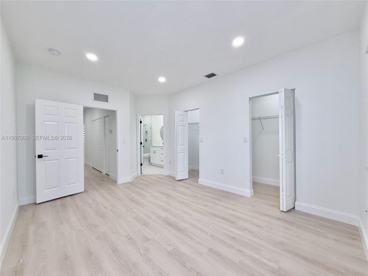 4412 Woodland Cir, Unit 4412, Tamarac, FL 33319 Photo