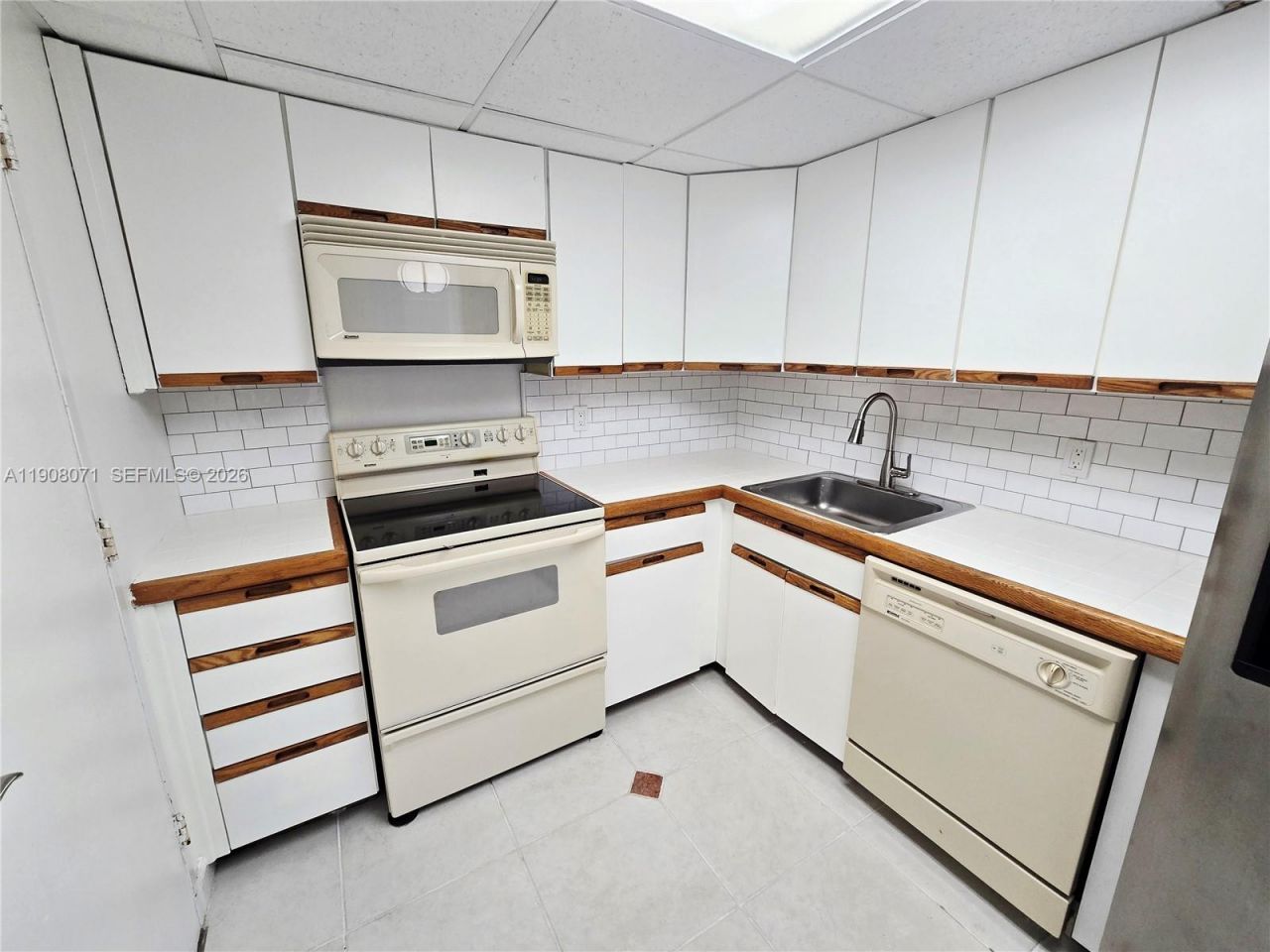 800 West Ave, Unit 920, Miami Beach, FL 33139 Photo