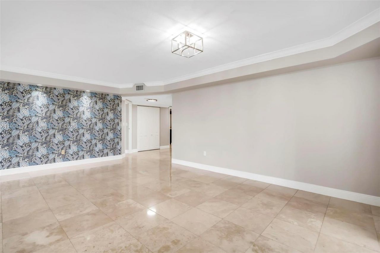 2333 Brickell Ave, Unit 517, Miami, FL 33129 Photo