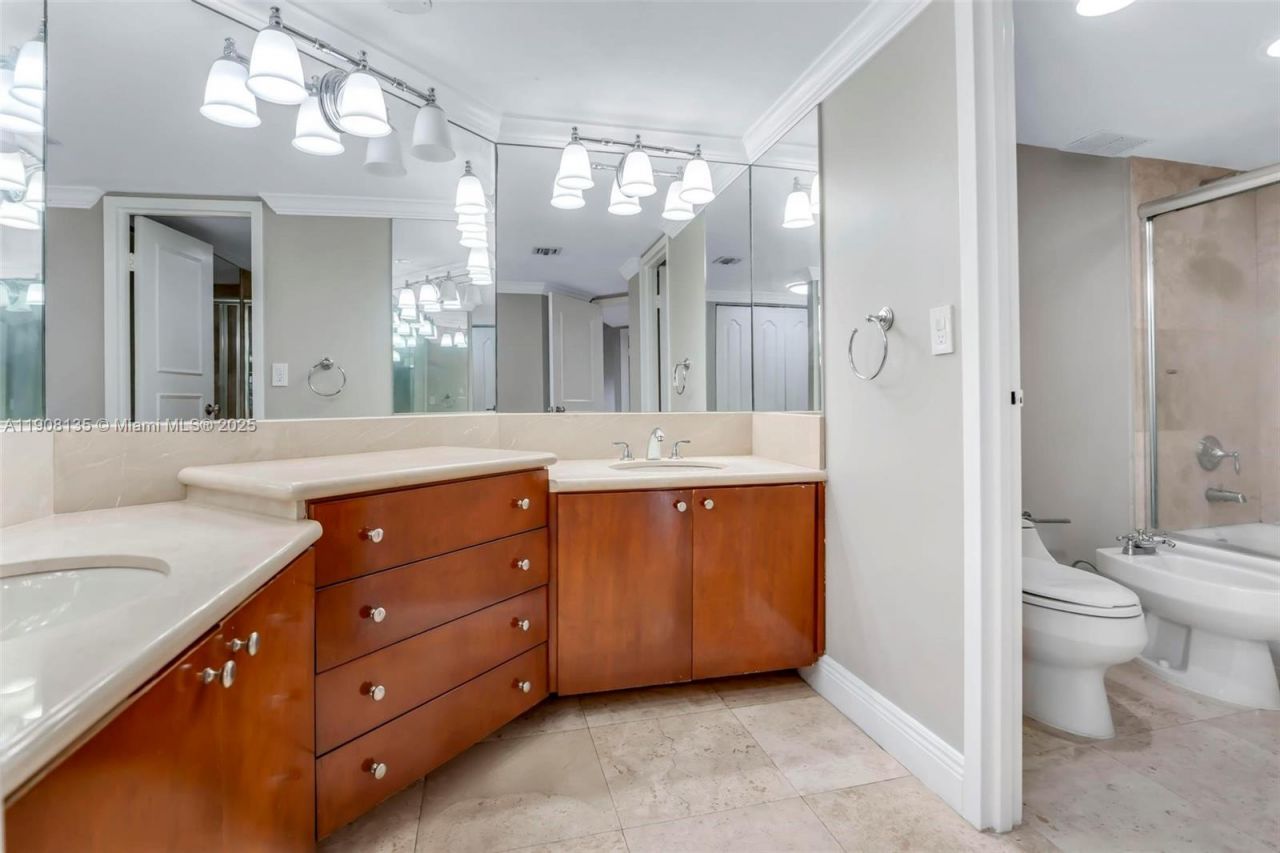 2333 Brickell Ave, Unit 517, Miami, FL 33129 Photo