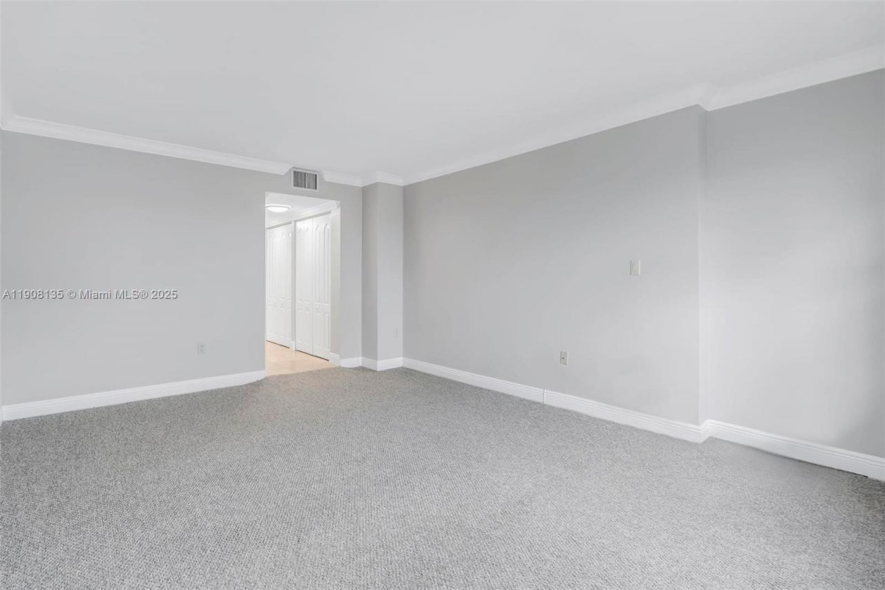 2333 Brickell Ave, Unit 517, Miami, FL 33129 Photo