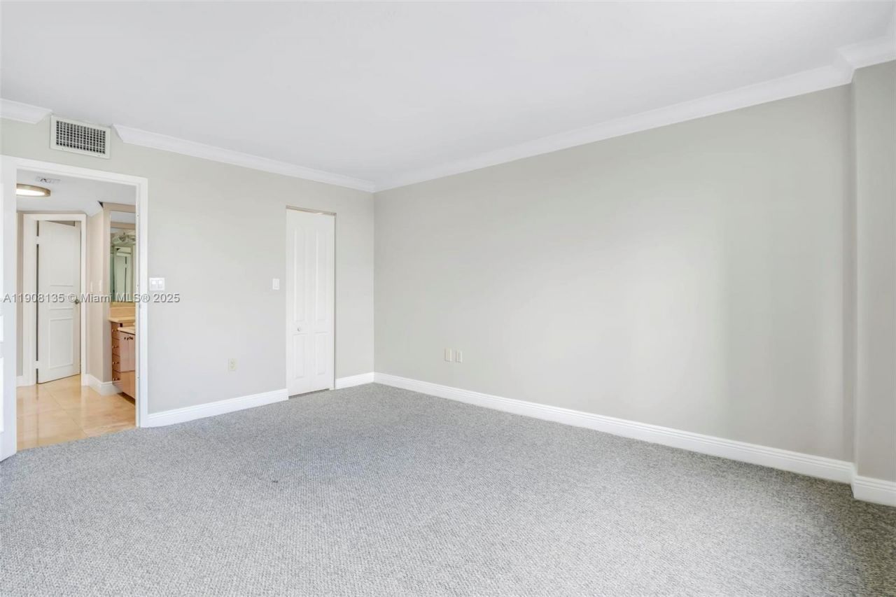 2333 Brickell Ave, Unit 517, Miami, FL 33129 Photo