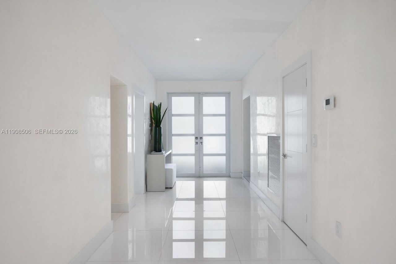 1040 S Shore Dr, Miami Beach, FL 33141 Photo