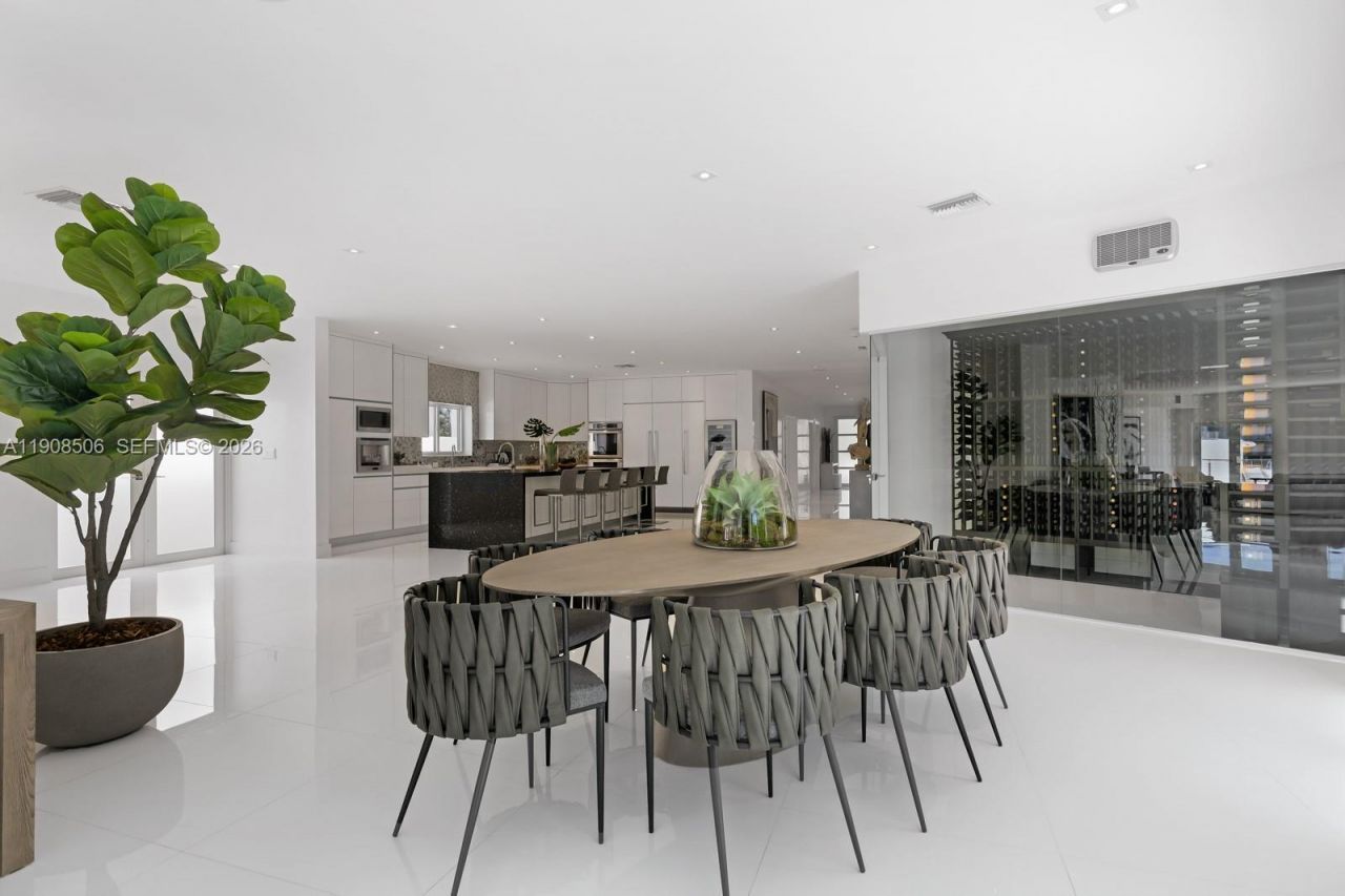 1040 S Shore Dr, Miami Beach, FL 33141 Photo