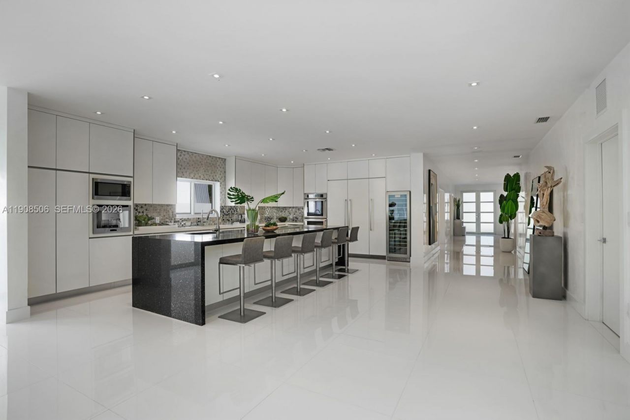 1040 S Shore Dr, Miami Beach, FL 33141 Photo