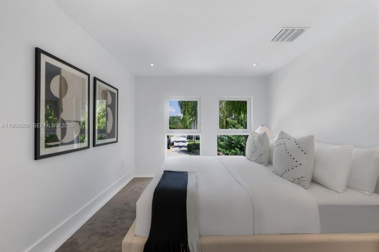 1040 S Shore Dr, Miami Beach, FL 33141 Photo