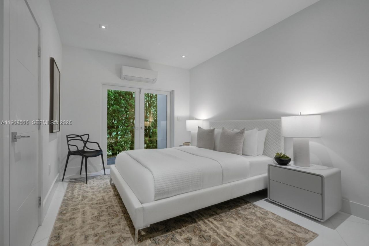 1040 S Shore Dr, Miami Beach, FL 33141 Photo