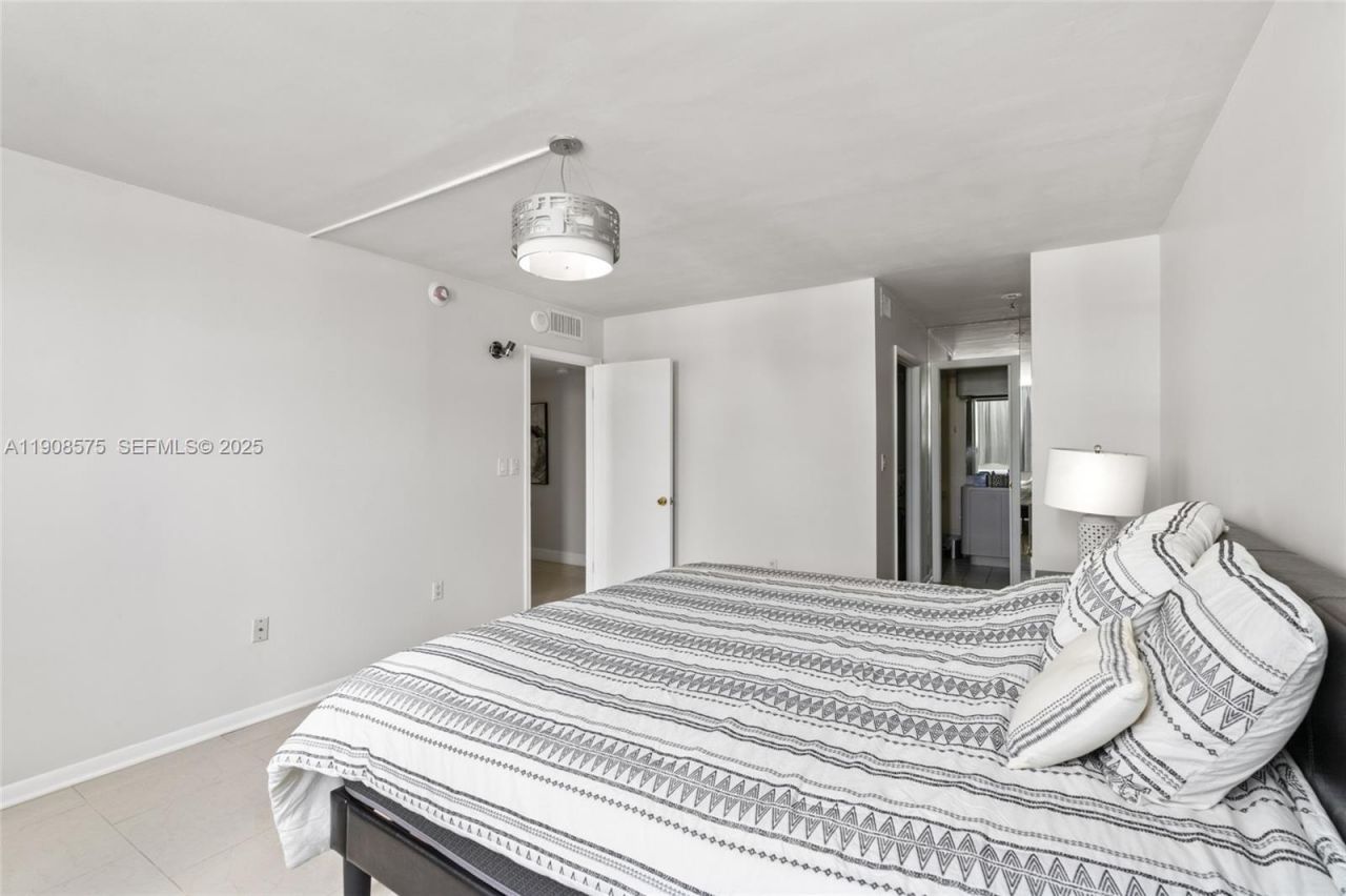 211 S Ocean Dr, Unit 304, Hollywood, FL 33019 Photo