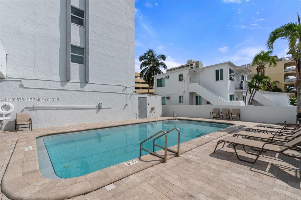 211 S Ocean Dr, Unit 304, Hollywood, FL 33019 Photo