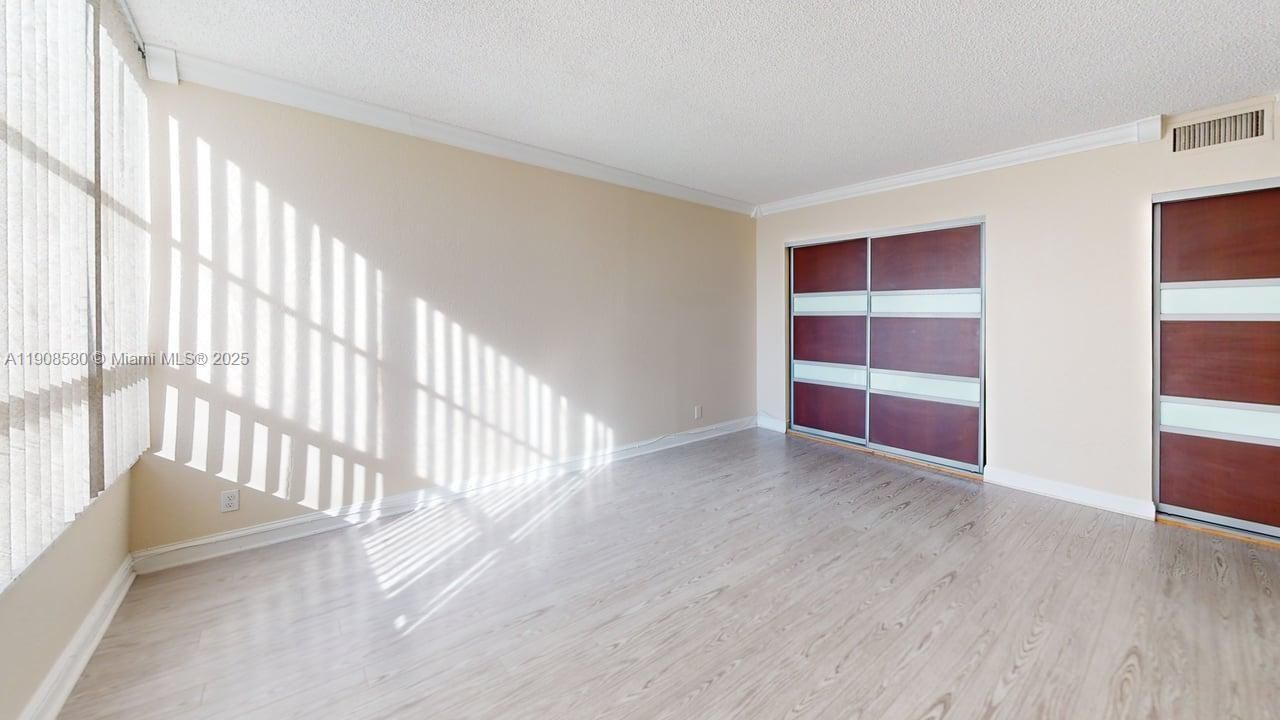 600 Three Islands Blvd, Unit 721, Hallandale Beach, FL 33009 Photo