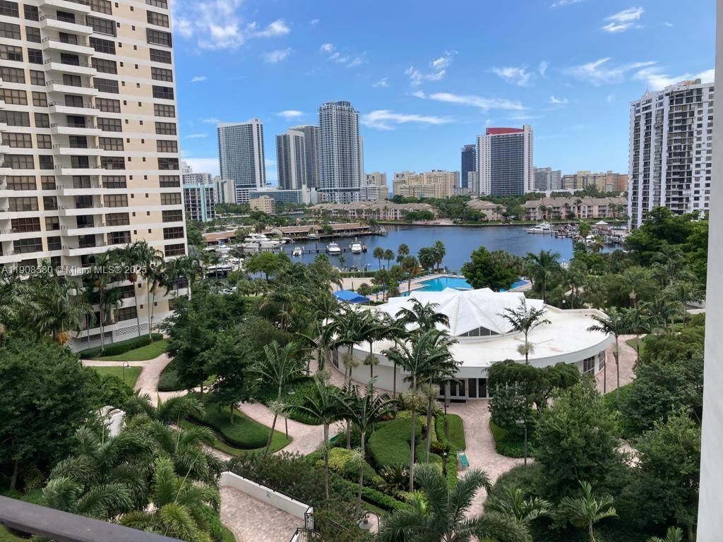 600 Three Islands Blvd, Unit 721, Hallandale Beach, FL 33009 Photo