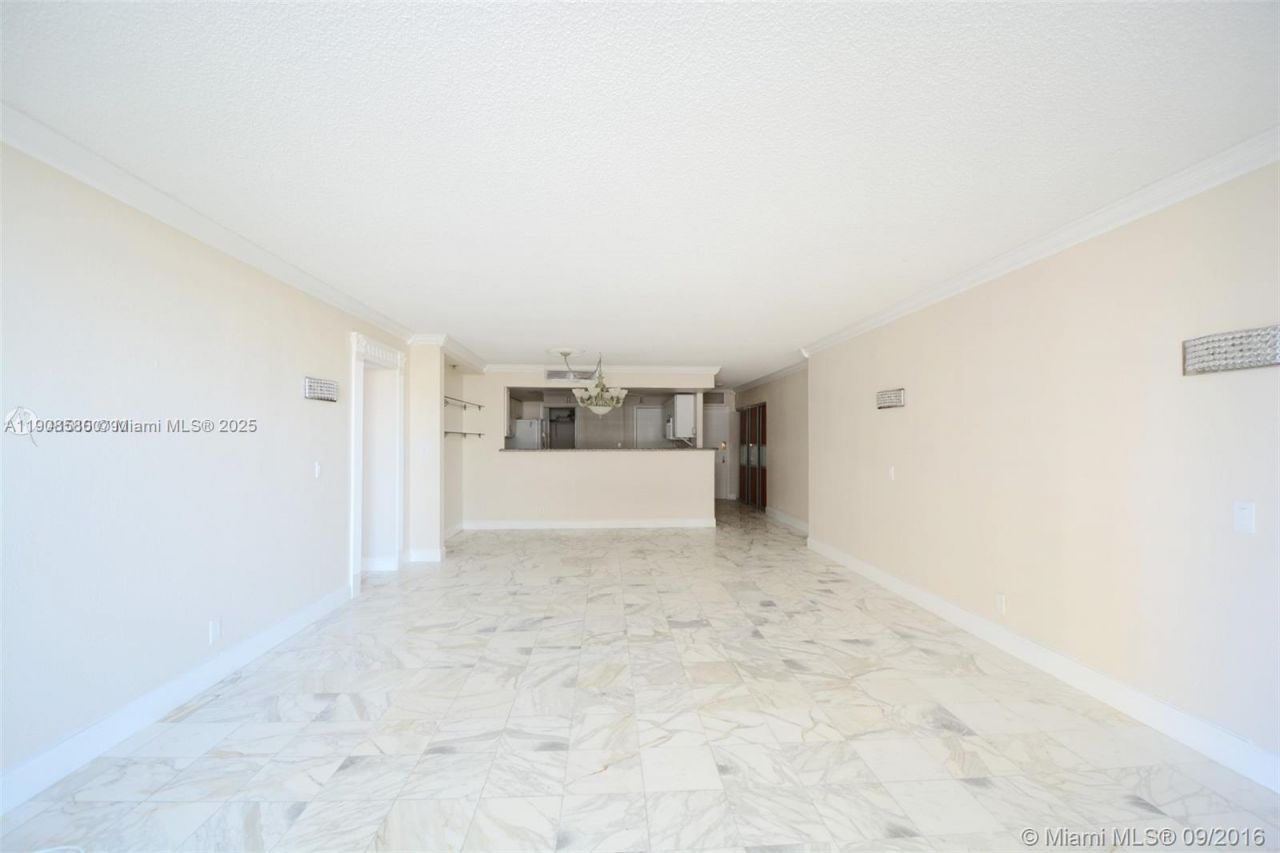 600 Three Islands Blvd, Unit 721, Hallandale Beach, FL 33009 Photo