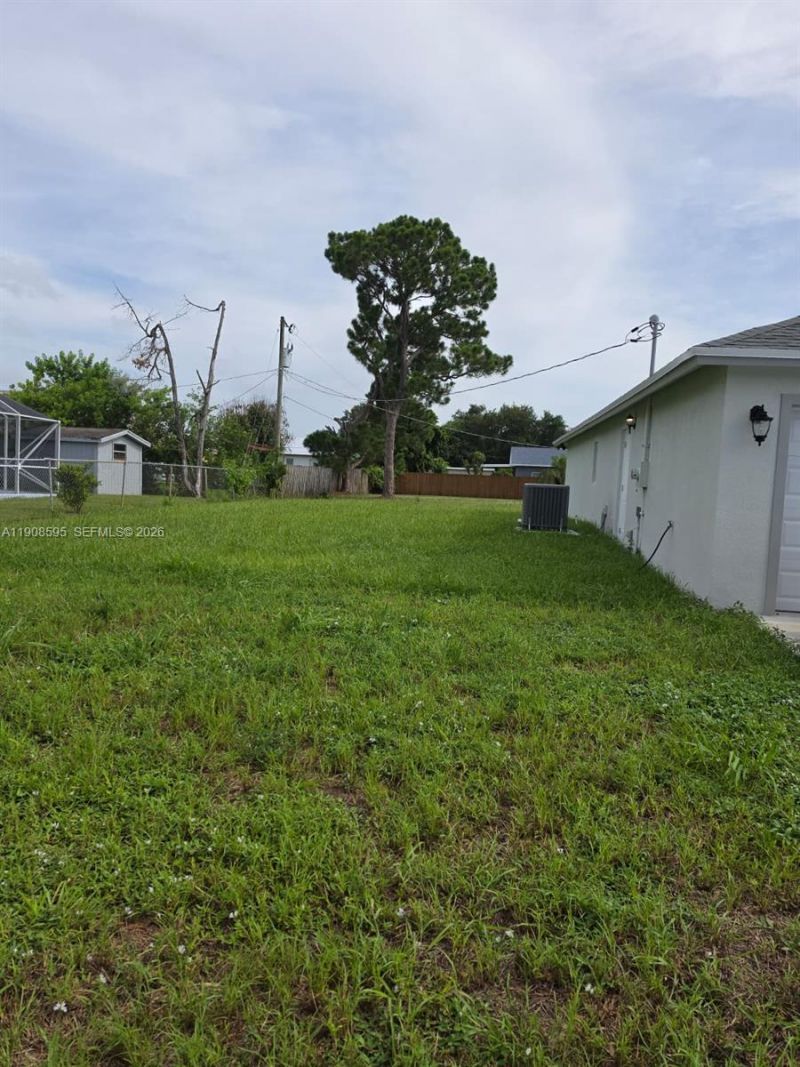 482 NW Marion Ave, Port Saint Lucie, FL 34983 Photo