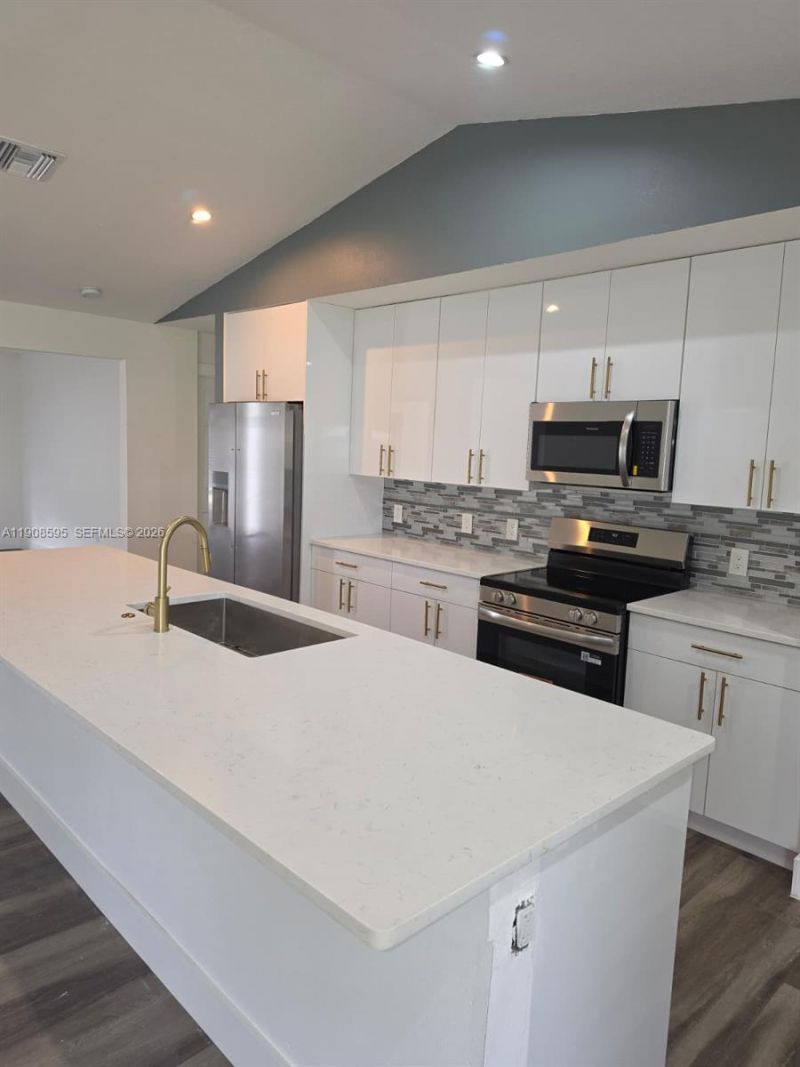 482 NW Marion Ave, Port Saint Lucie, FL 34983 Photo