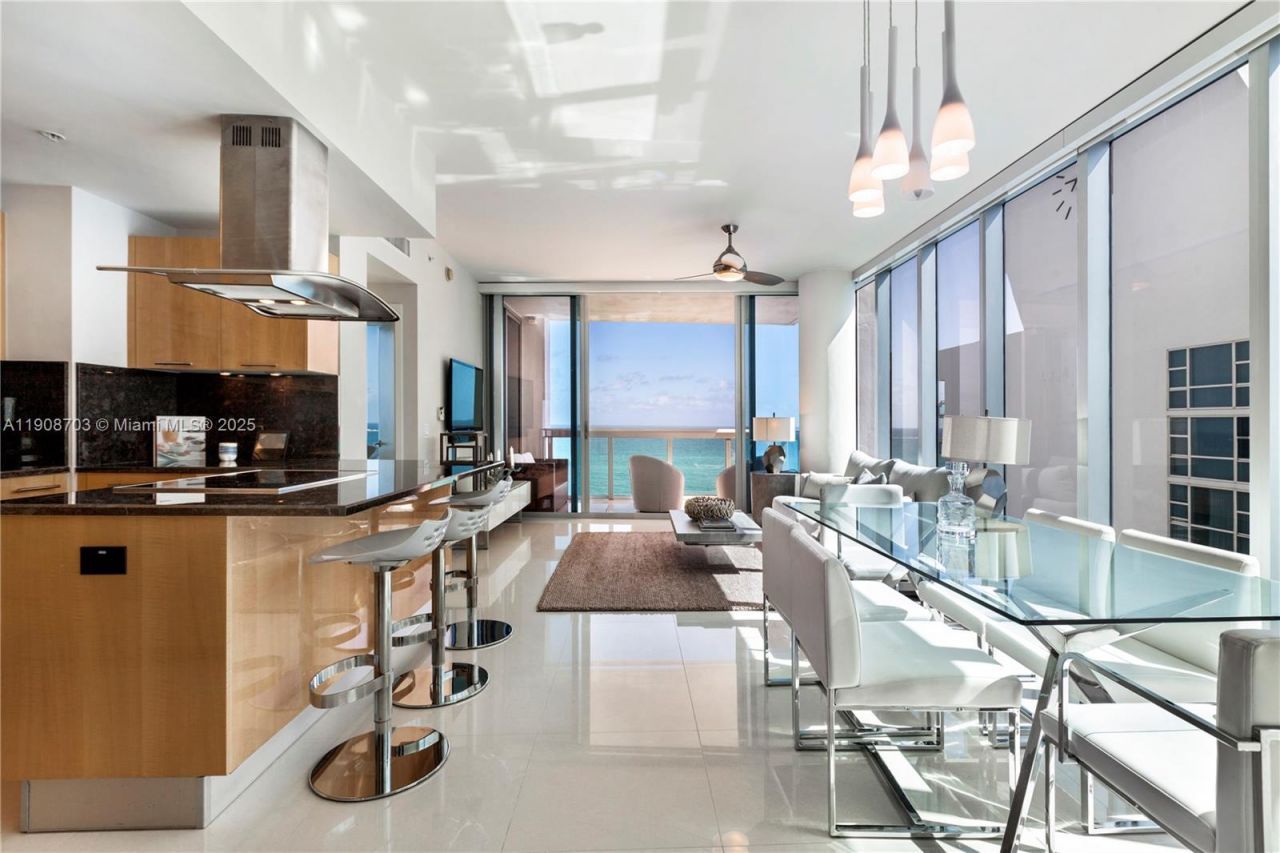 6899 Collins Ave, Unit 1508, Miami Beach, FL 33141 Photo