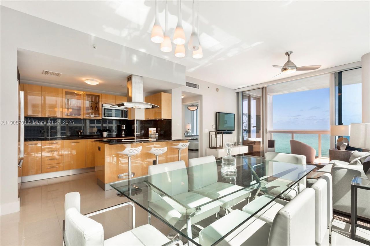 6899 Collins Ave, Unit 1508, Miami Beach, FL 33141 Photo