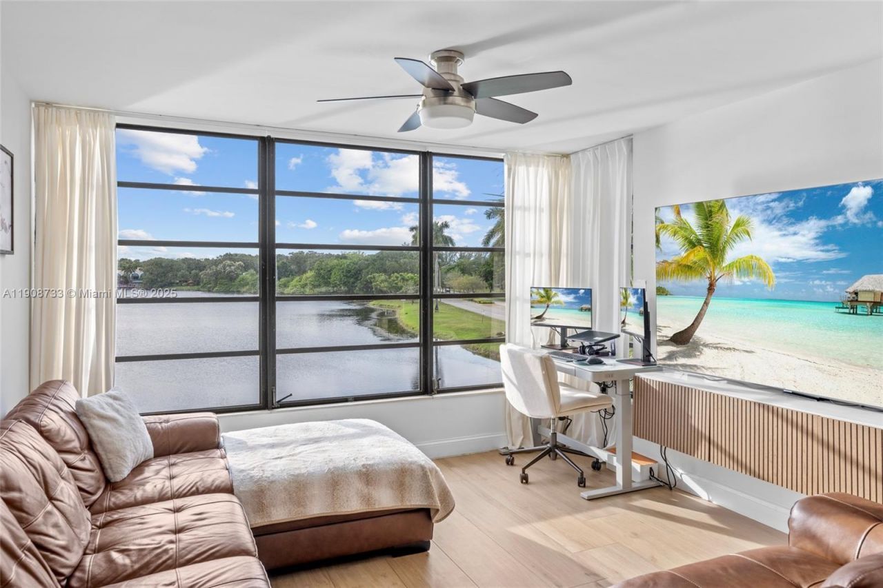 1532 Whitehall Dr, Unit 304, Davie, FL 33324 Photo