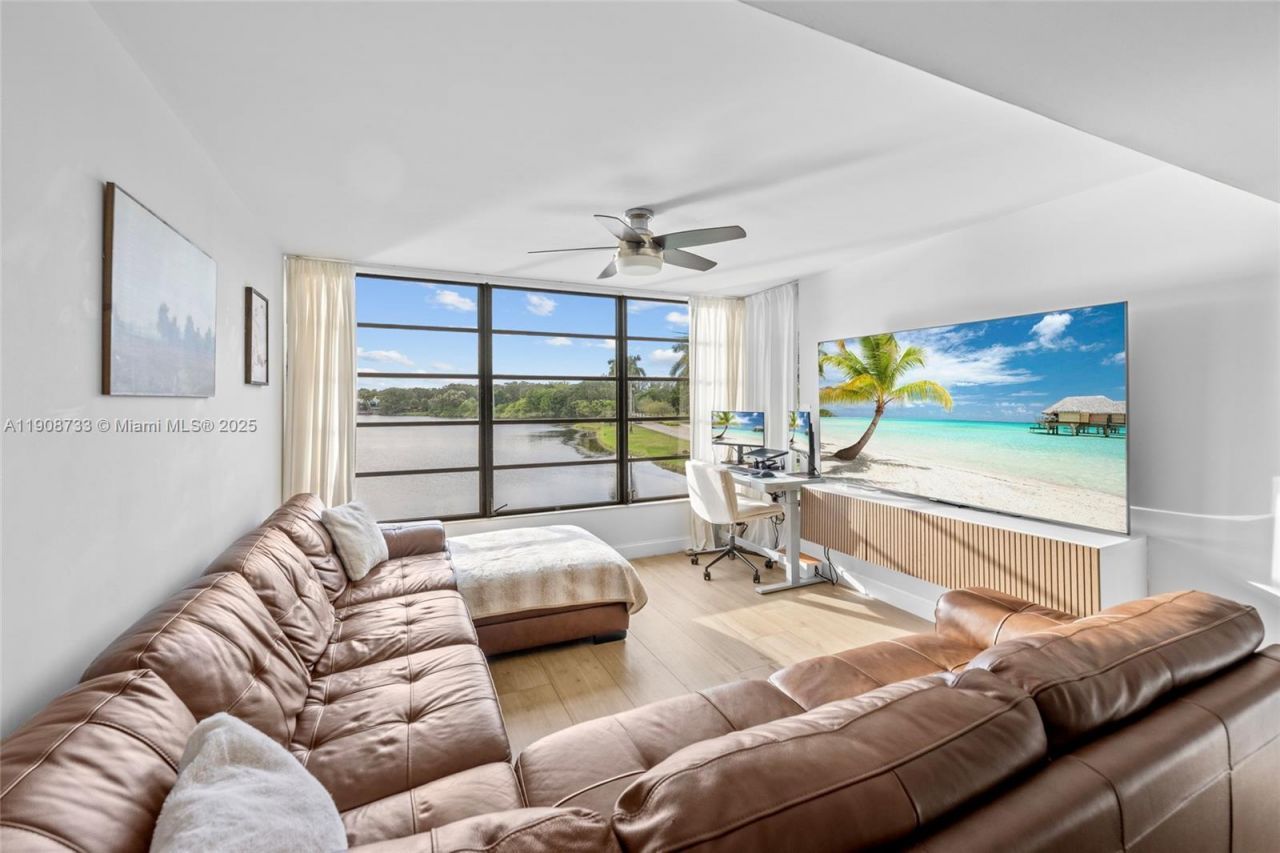 1532 Whitehall Dr, Unit 304, Davie, FL 33324 Photo