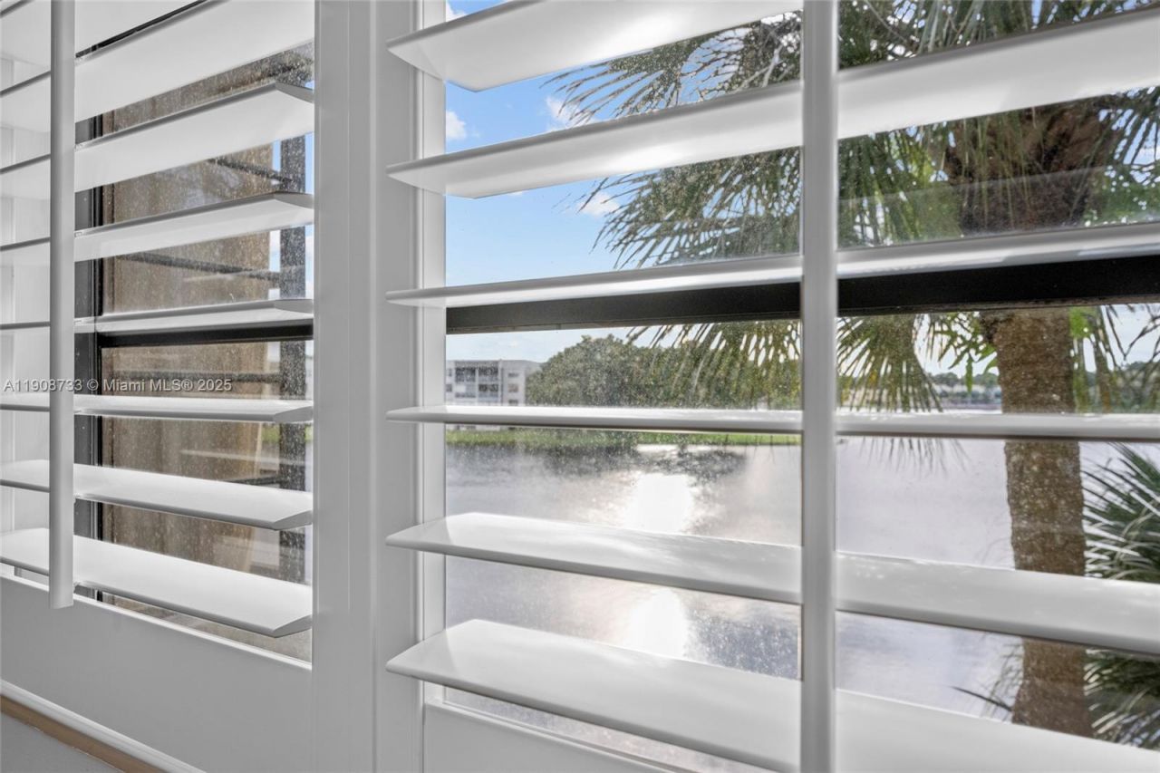 1532 Whitehall Dr, Unit 304, Davie, FL 33324 Photo