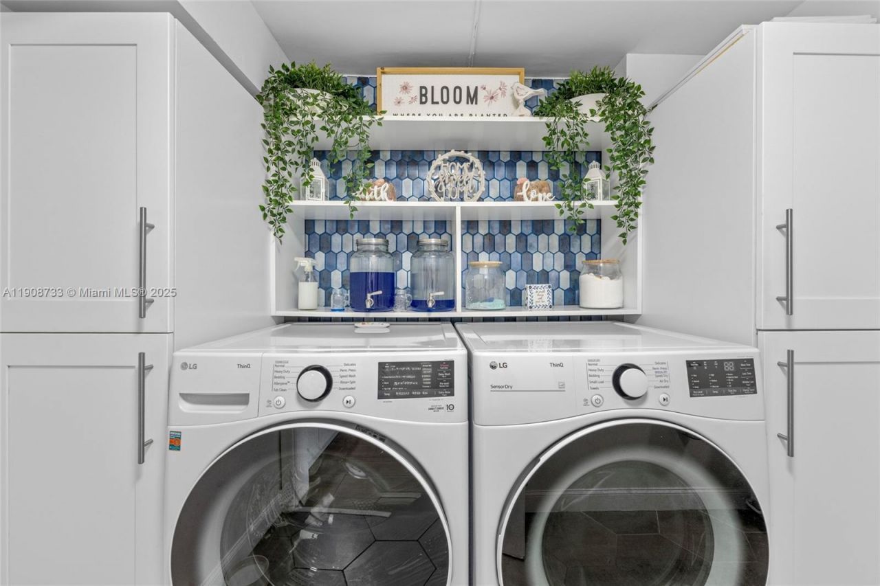 1532 Whitehall Dr, Unit 304, Davie, FL 33324 Photo