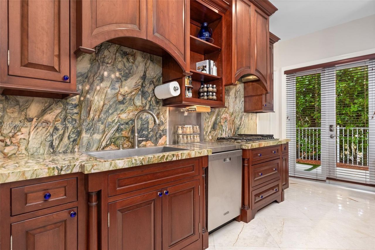 70 Bay Colony Ln, Fort Lauderdale, FL 33308 Photo