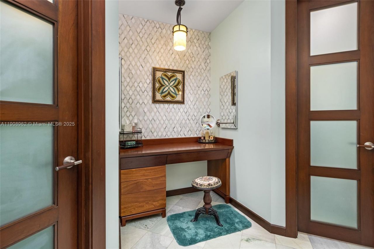 70 Bay Colony Ln, Fort Lauderdale, FL 33308 Photo