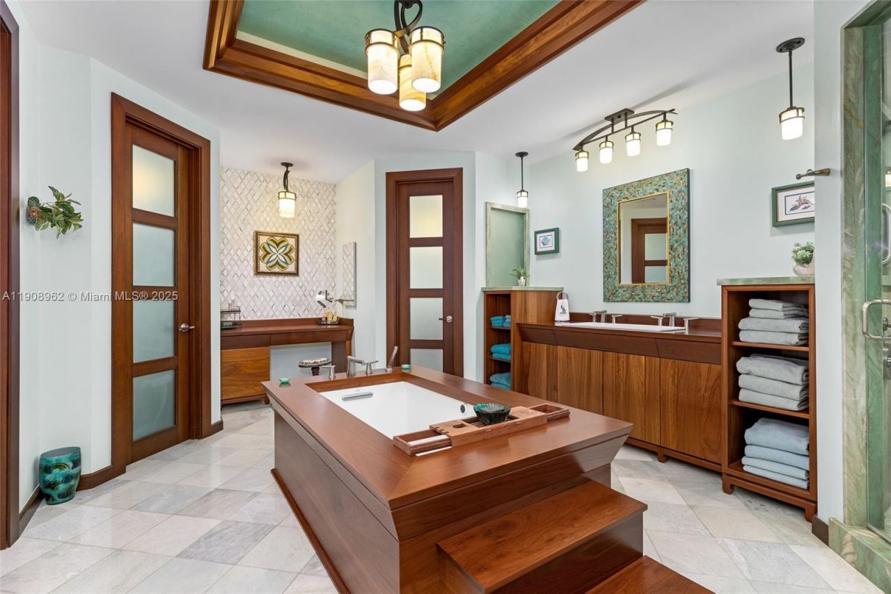 70 Bay Colony Ln, Fort Lauderdale, FL 33308 Photo