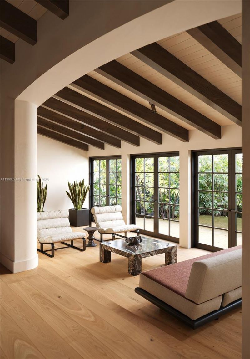 4727 N Bay Rd, Miami Beach, FL 33140 Photo