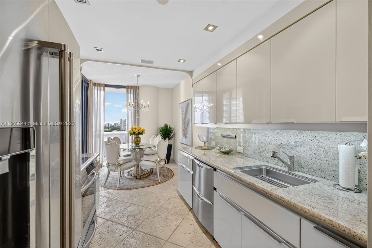 3000 Island Blvd, Unit 1904, Aventura, FL 33160 Photo