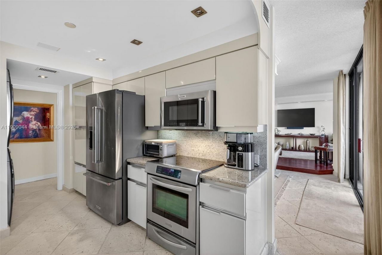 3000 Island Blvd, Unit 1904, Aventura, FL 33160 Photo